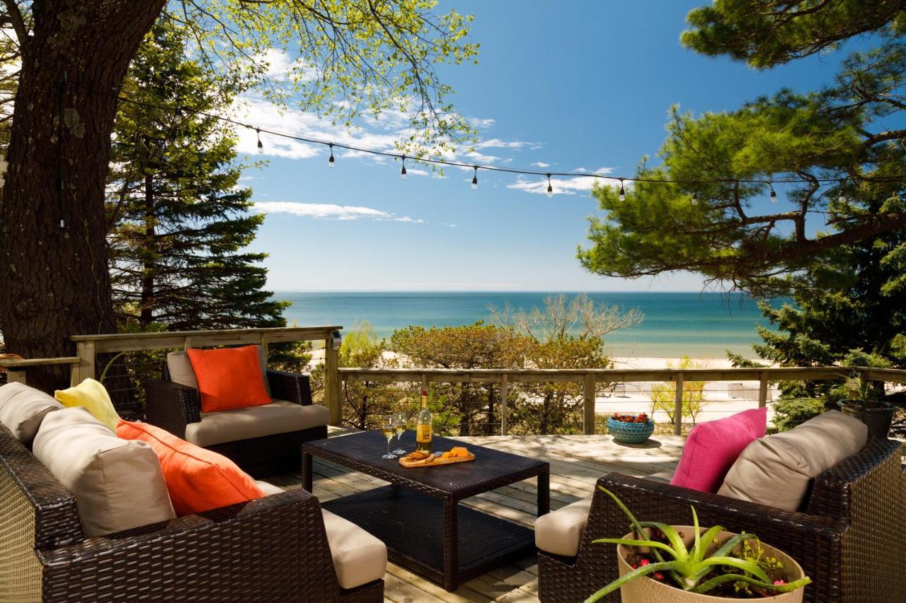 Looking Glass Beachfront Inn グランド・ヘイブン エクステリア 写真